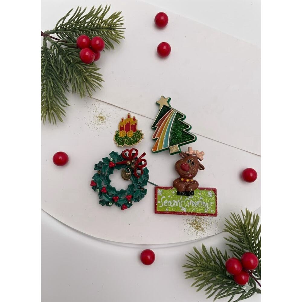 Lot of 4 Vtg Christmas Brooch Pin Hallmark Tree Reindeer Wreath Holiday Jewelry
